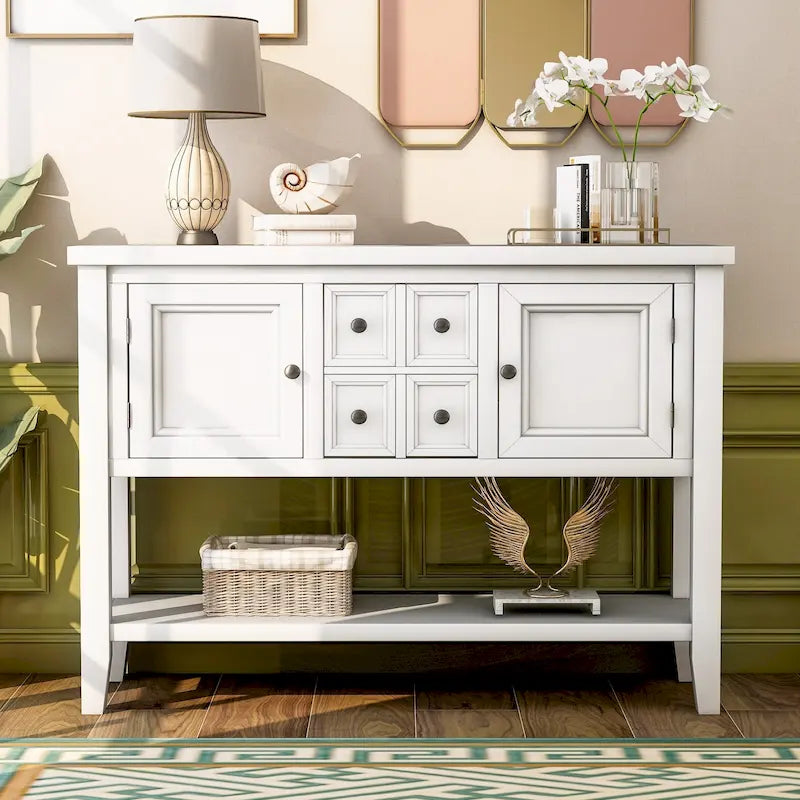 Buffetkast uit de Cambridge-serie met onderste plank