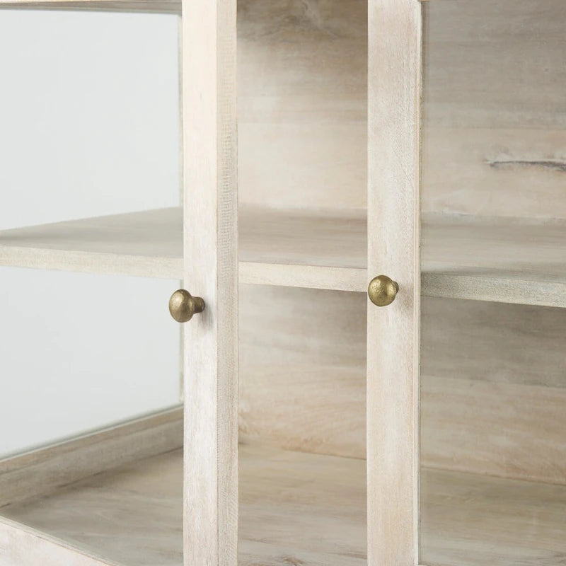 Accentkast van massief hout met zwart ijzeren frame en glazen deuren