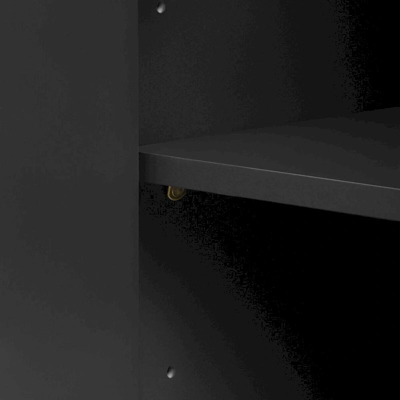 60-Zoll-Eckschrank mit geschwungener Front und verstellbaren Einlegeböden